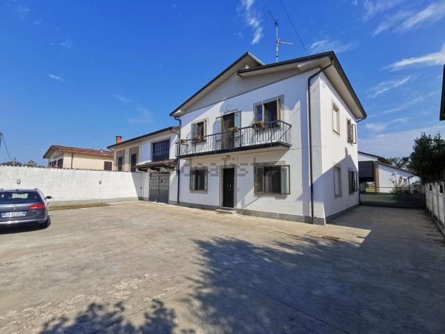 Villetta indipendente in vendita di 260 m² in Via Suppellone