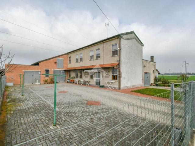 Villetta indipendente in vendita di 260 m² in Via Padusa, 11