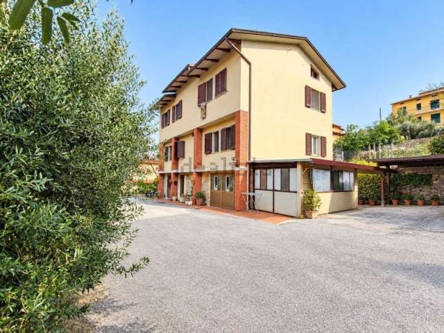 Villetta indipendente in vendita di 260 m² in Via Palmiro Togliatti