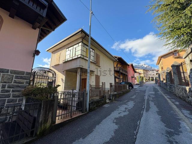 Villetta indipendente in vendita di 260 m² in Via Piane, 16
