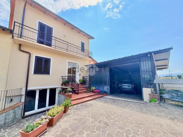 Villetta indipendente in vendita di 260 m² in Via Riva, 67