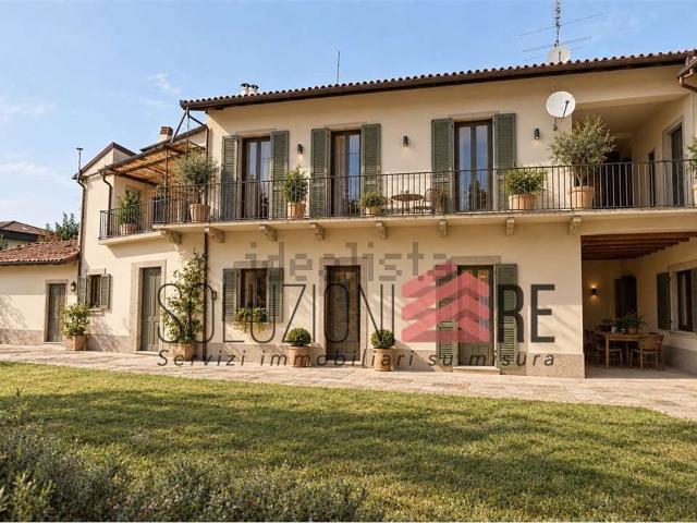 Villetta indipendente in vendita di 260 m² in Via Riccardo Bollati