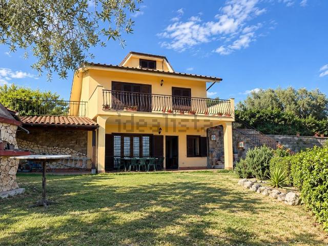 Villetta indipendente in vendita di 260 m² in Via Valle Braccia