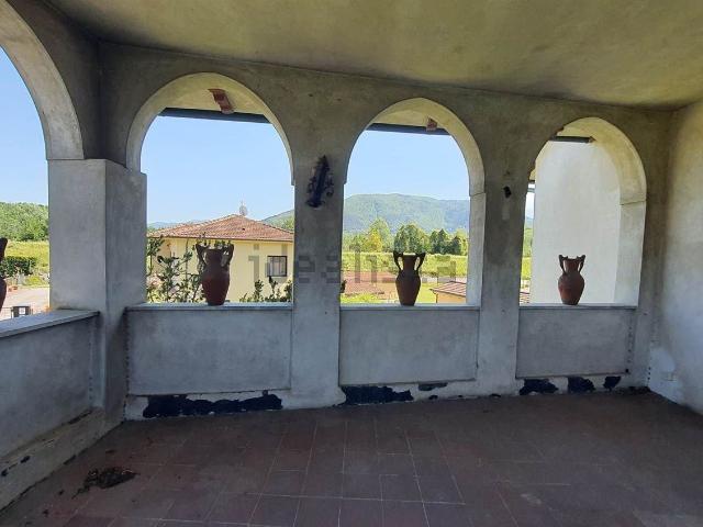 Villetta indipendente in vendita di 260 m² in Via Vecchia di Nozzano