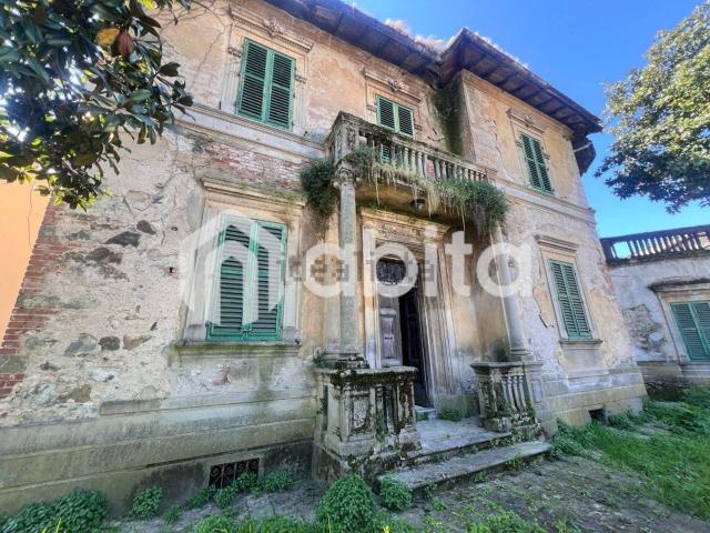 Villetta indipendente in vendita di 260 m² in Viale Armando Diaz