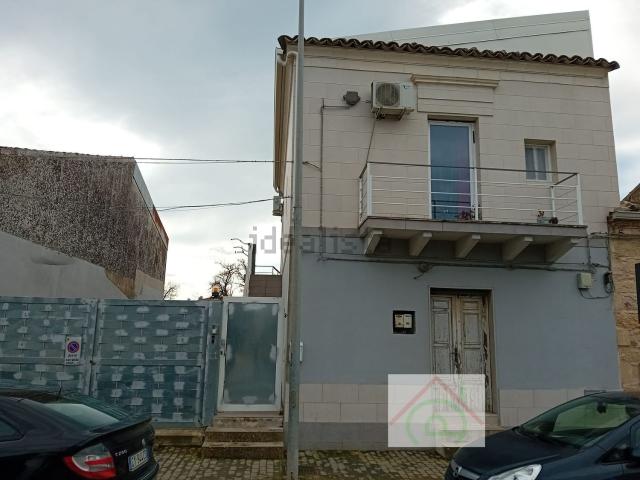 Villetta indipendente in vendita di 260 m² in Viale delle Americhe, 28