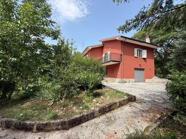 Villetta indipendente in vendita di 260 m² in Contrada Rosole