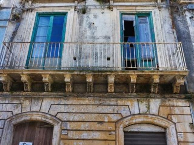 Villetta indipendente in vendita di 260 m² in Corso Vittorio Emanuele, 250