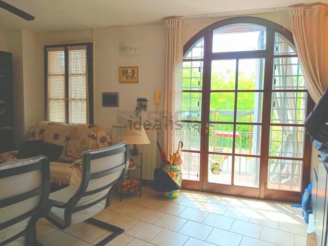 Villetta indipendente in vendita di 260 m² in Via Fratelli Bandiera