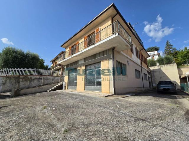 Villetta indipendente in vendita di 261 m² in Via Camillo Benso Conte di Cavour, 28