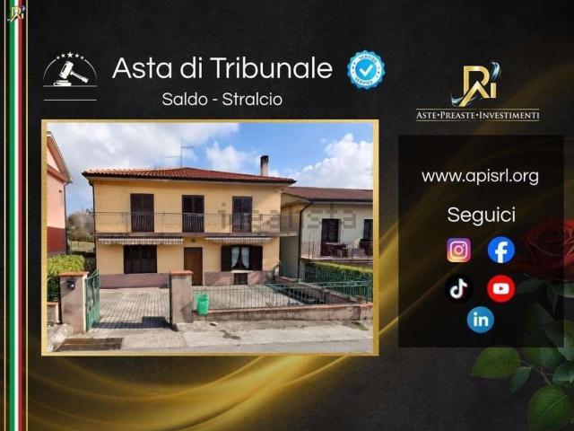 Villetta indipendente in vendita di 261 m² in Via Santi Giovanni e Paolo