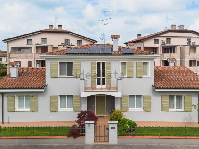 Villetta indipendente in vendita di 262 m²