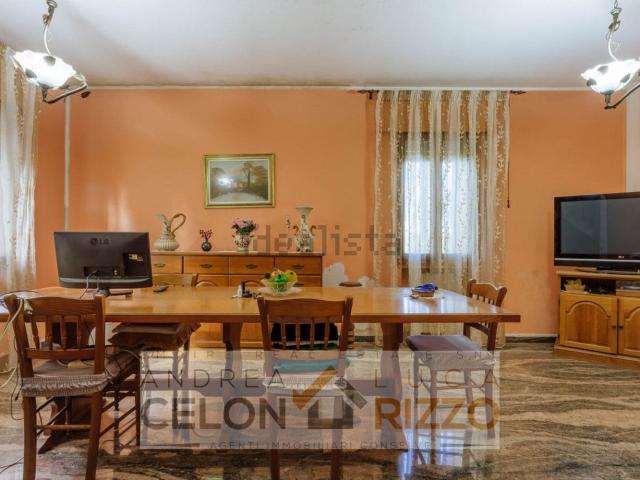 Villetta indipendente in vendita di 262 m² in Via cimitero, 9