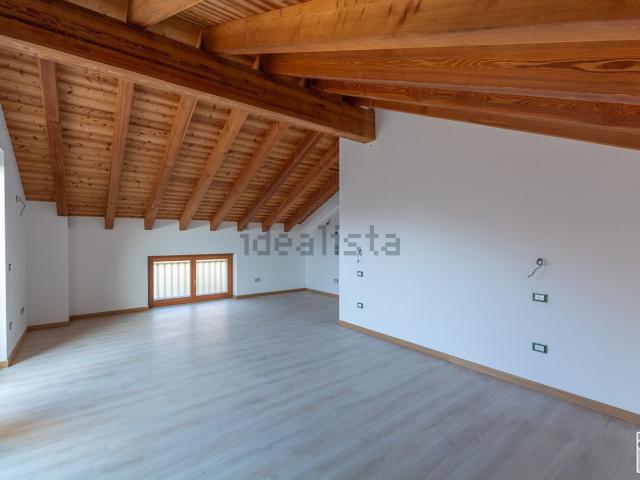 Villetta indipendente in vendita di 262 m² in Via Faont, 1