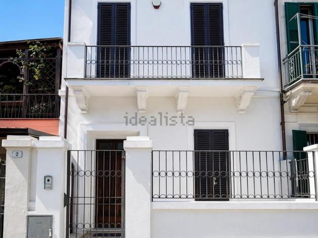 Villetta indipendente in vendita di 262 m² in Via Fratelli Rosselli