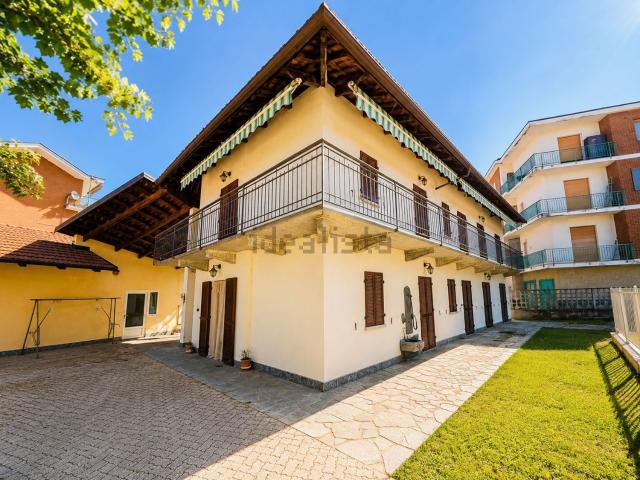 Villetta indipendente in vendita di 262 m² in Via Scalenghe, 25