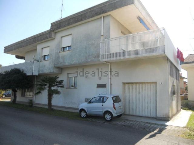 Villetta indipendente in vendita di 262 m² in Via Udine