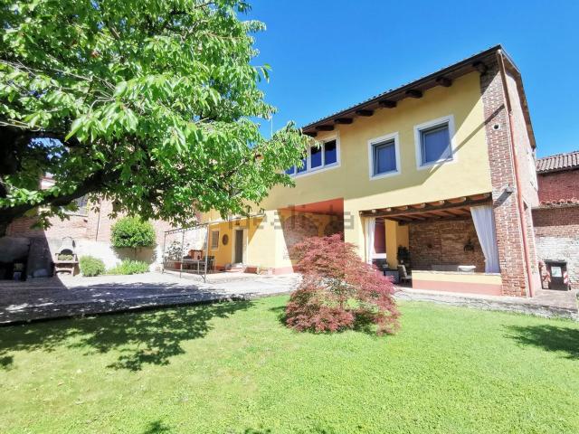 Villetta indipendente in vendita di 262 m² in Via Verga, 4