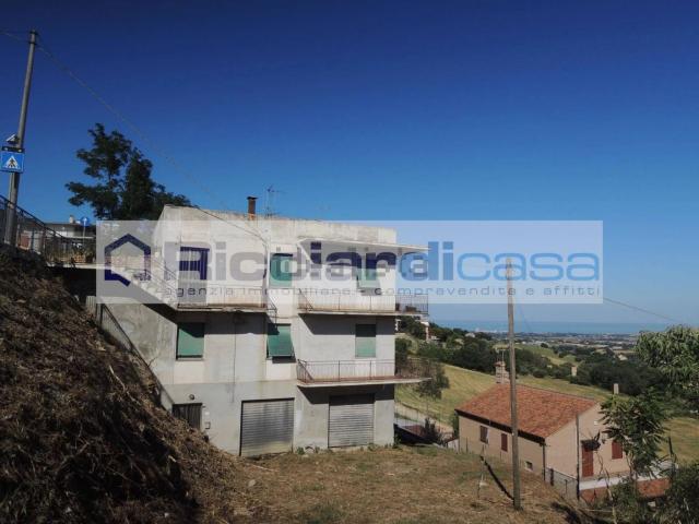 Villetta indipendente in vendita di 262 m² in Borgo Bartolucci, 45