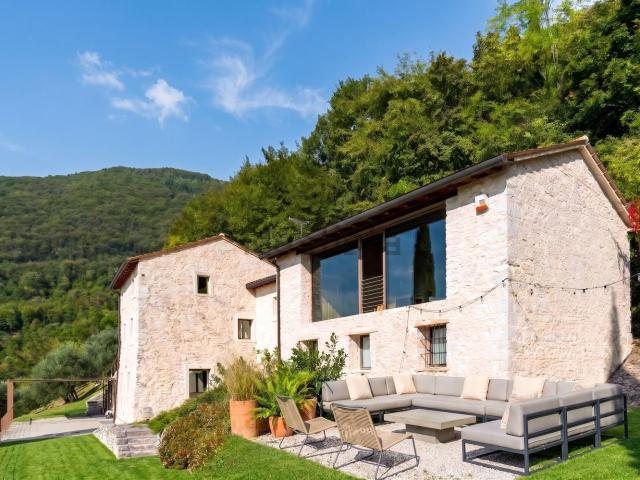 Villetta indipendente in vendita di 264 m²