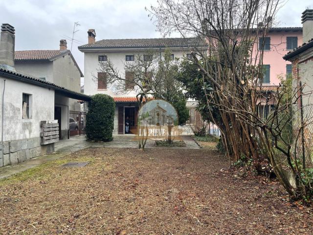 Villetta indipendente in vendita di 264 m² in Via Camposanto, 10