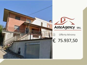 Villetta indipendente in vendita di 264 m² in Via Paragiano, 16