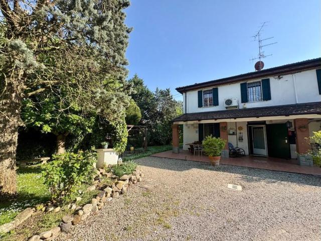Villetta indipendente in vendita di 264 m² in Viale Guglielmo Marconi