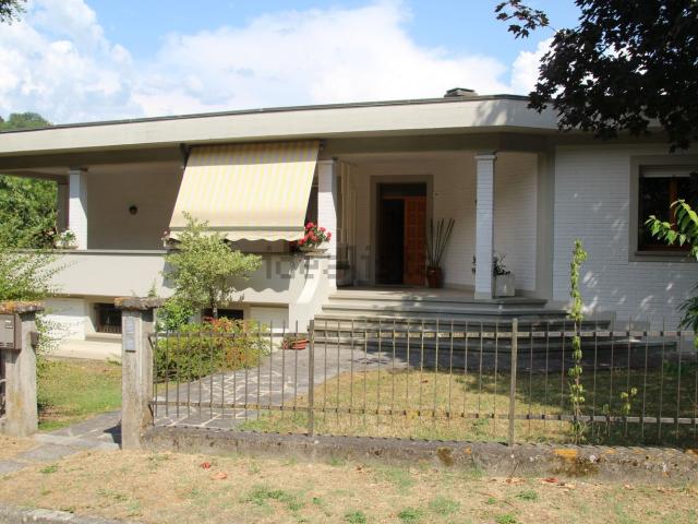 Villetta indipendente in vendita di 265 m² in Via Antonio Fabbri, 26