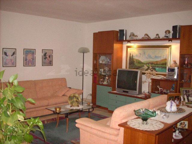 Villetta indipendente in vendita di 265 m² in Via delle Genziane, 22