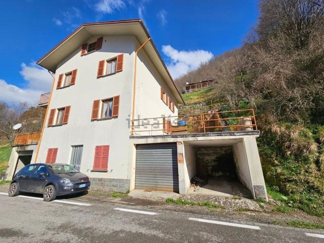 Villetta indipendente in vendita di 265 m² in Via Nazionale Nord