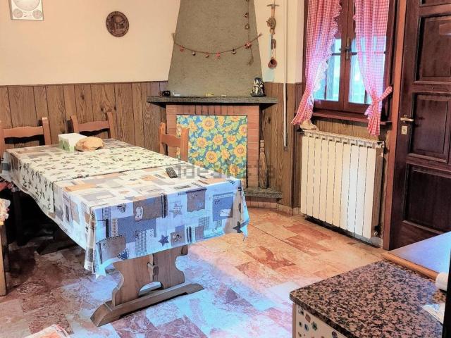 Villetta indipendente in vendita di 266 m² in Via dall&apos Acqua Chiara