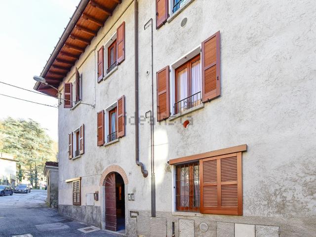 Villetta indipendente in vendita di 266 m² in Via Risorgimento