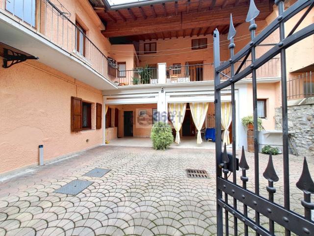 Villetta indipendente in vendita di 267 m² in Via Cavour