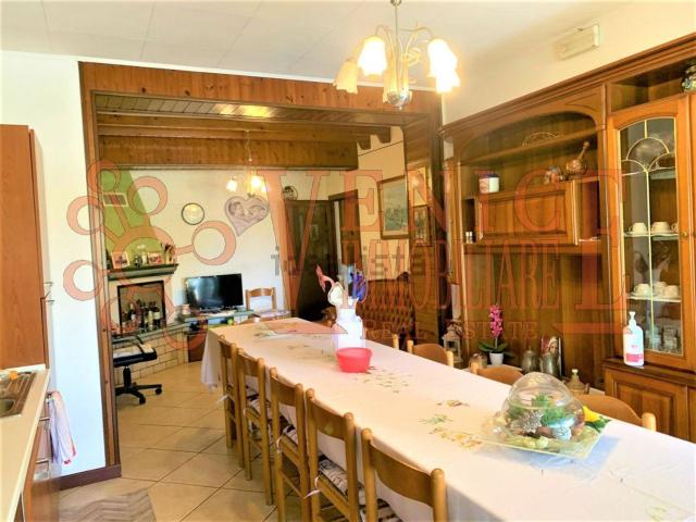 Villetta indipendente in vendita di 267 m² in Via Alfredo Oriani