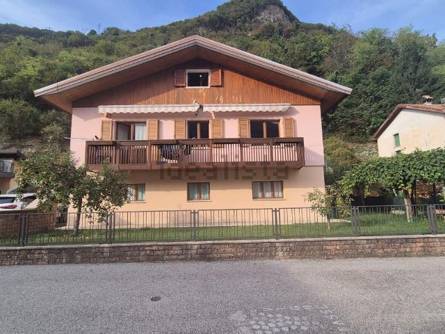 Villetta indipendente in vendita di 267 m² in Via Sot le Vigne, 11