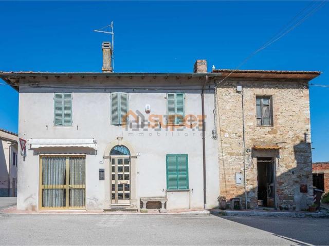 Villetta indipendente in vendita di 267 m² in Via Due Giugno