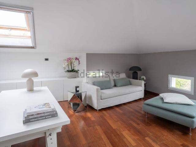 Villetta indipendente in vendita di 268 m² in Via dei Pilastri