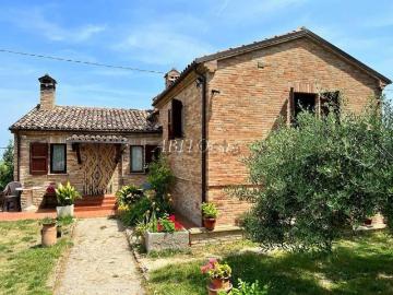 Villetta indipendente in vendita di 268 m² in Strada PROVINCIALE 80