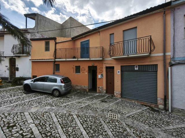 Villetta indipendente in vendita di 269 m² in Via Cappuccini, 12