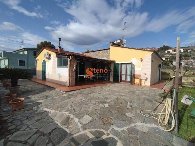 Villetta indipendente in vendita di 269 m² in Via Anna Frank