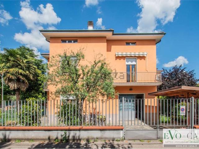 Villetta indipendente in vendita di 269 m² in Via Boccherini, 8