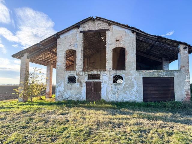 Villetta indipendente in vendita di 2700 m² in Via Cavallazzo, 4
