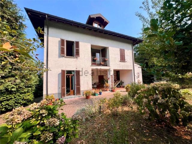 Villetta indipendente in vendita di 270 m² in Via C. Cavour, 70
