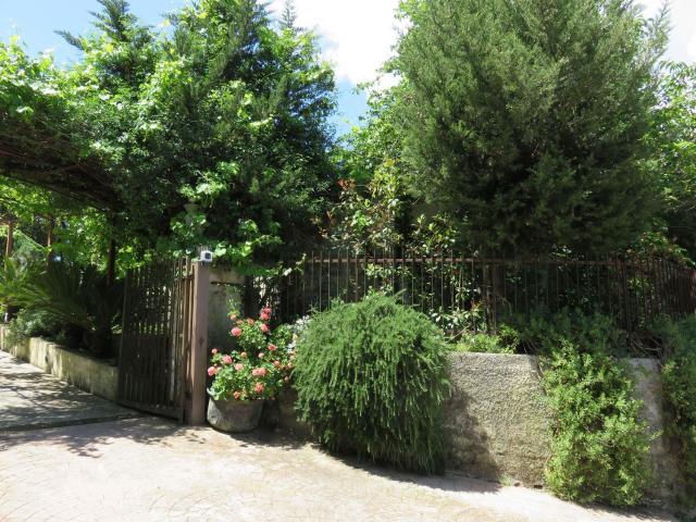 Villetta indipendente in vendita di 270 m² in Via Capodacqua