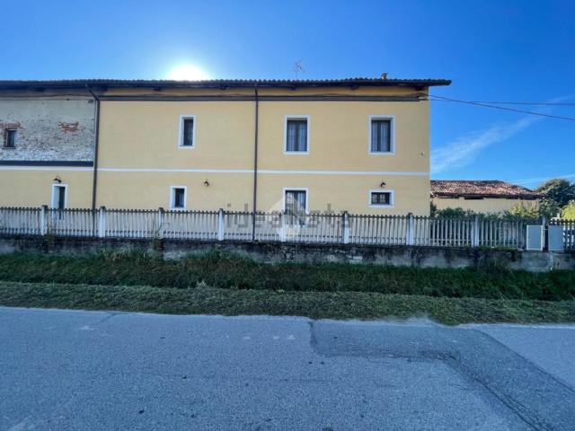 Villetta indipendente in vendita di 270 m² in Via Bassi, 16