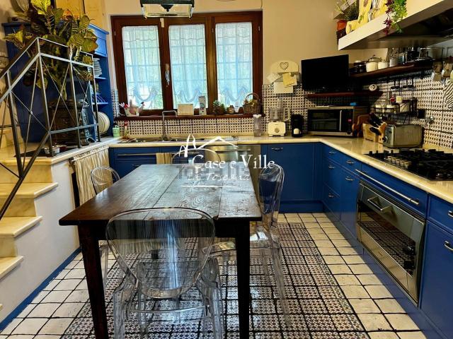 Villetta indipendente in vendita di 270 m² in Via Giuseppe Carpini, 13