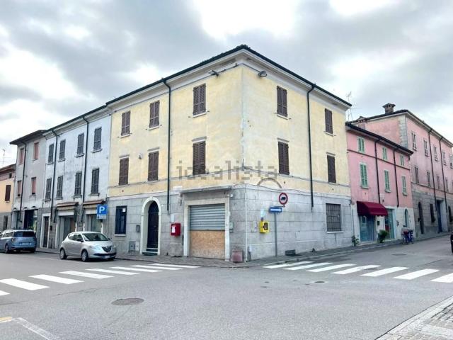 Villetta indipendente in vendita di 270 m² in Via Giuseppe Garibaldi, 4