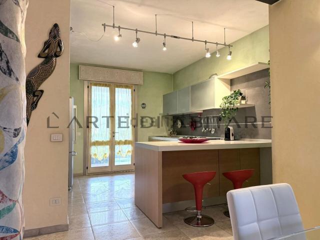 Villetta indipendente in vendita di 270 m² in Via Giuseppe Giusti, 2