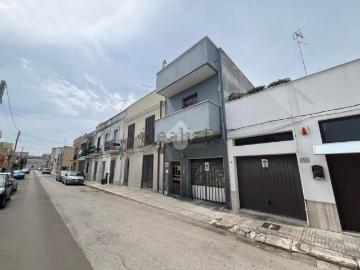 Villetta indipendente in vendita di 270 m² in Via Del Geranio, 39