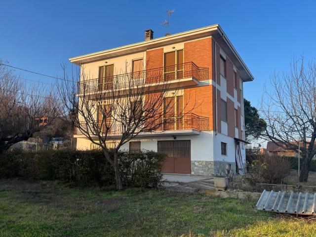 Villetta indipendente in vendita di 270 m² in Via Della Guardia, 4